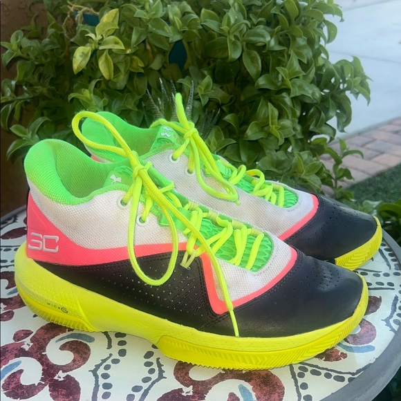 Under Armour Stephen Curry #30 Mens Size 10 Women’s 11.5 Pink/green/white/black - Picture 1 of 7